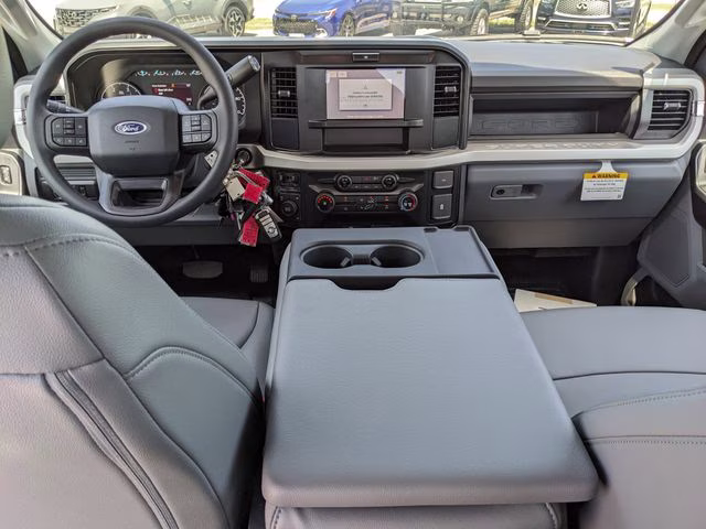 2026 Oxford White Ford Super Duty F-450 DRW XL 4X4 Chassis