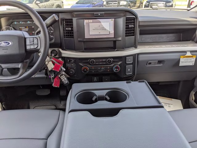 2026 Oxford White Ford Super Duty F-450 DRW XL 4X4 Chassis