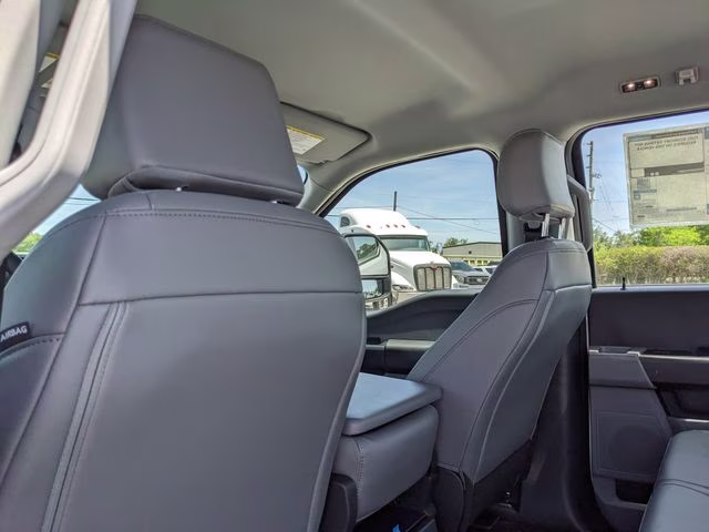 2026 Oxford White Ford Super Duty F-450 DRW XL 4X4 Chassis