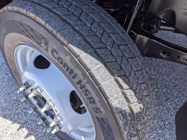 2026 Oxford White Ford Super Duty F-450 DRW XL 4X4 Chassis