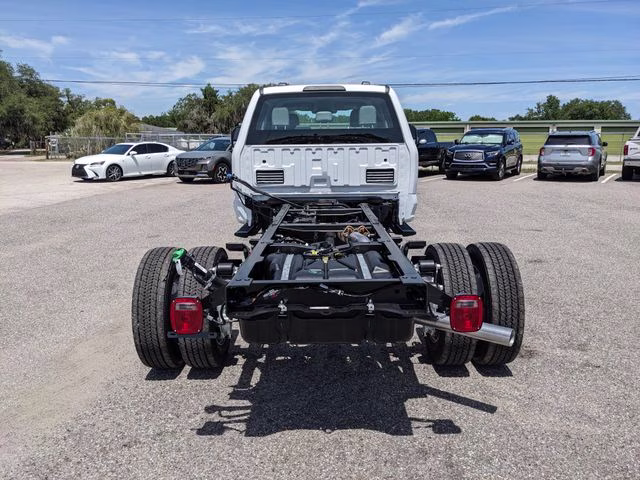 2026 Oxford White Ford Super Duty F-450 DRW XL 4X4 Chassis