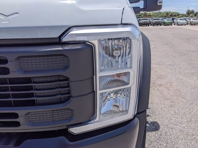 2026 Oxford White Ford Super Duty F-450 DRW XL 4X4 Chassis