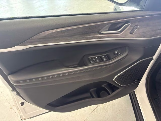 2022 Bright White Clearcoat Jeep Grand Cherokee 4xe 4X4 SUV