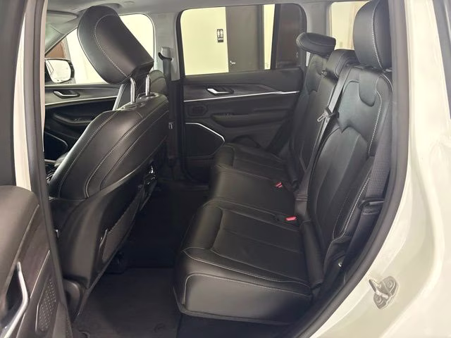 2022 Bright White Clearcoat Jeep Grand Cherokee 4xe 4X4 SUV