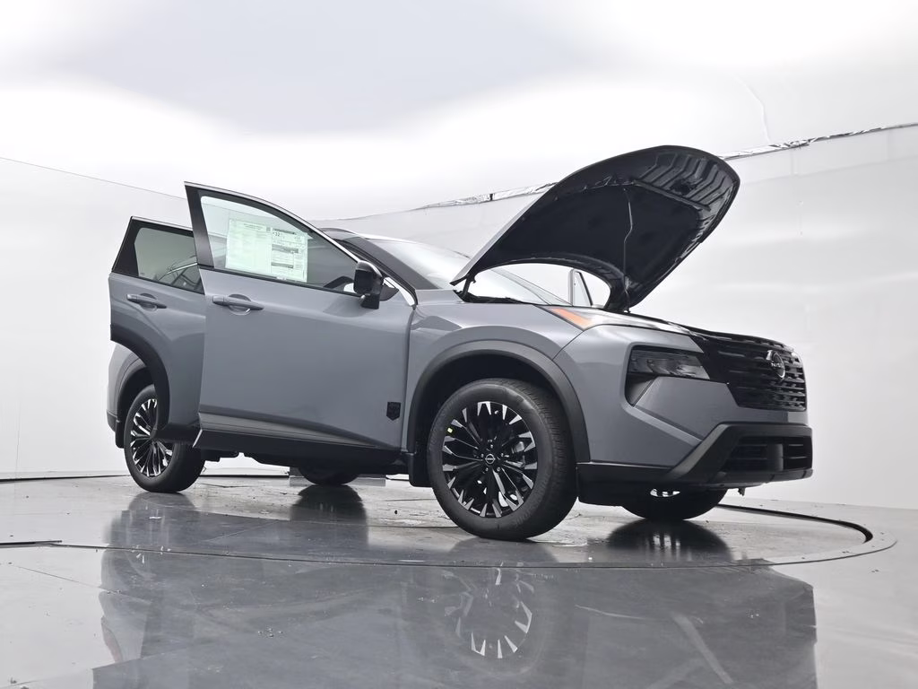 2026 Boulder Gray Pearl Nissan Rogue Dark Armor FWD SUV