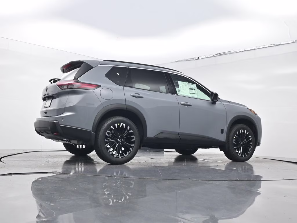 2026 Boulder Gray Pearl Nissan Rogue Dark Armor FWD SUV