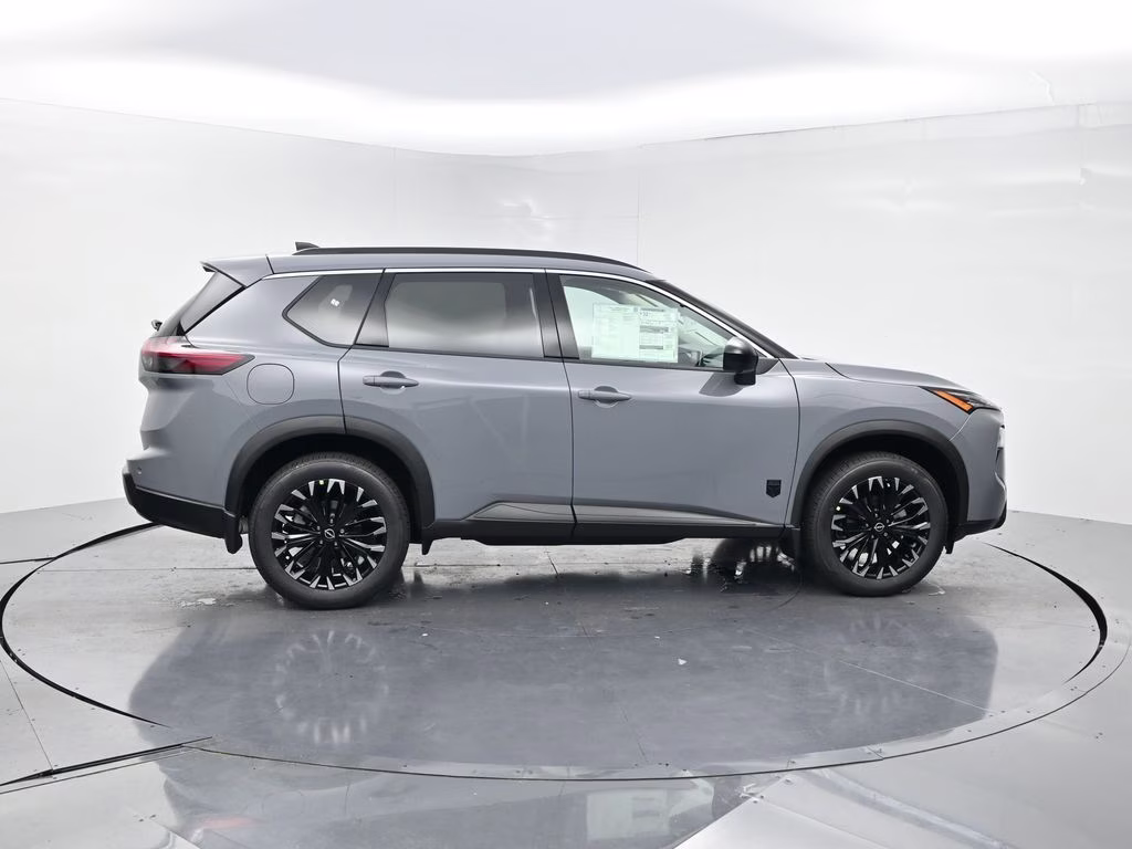 2026 Boulder Gray Pearl Nissan Rogue Dark Armor FWD SUV
