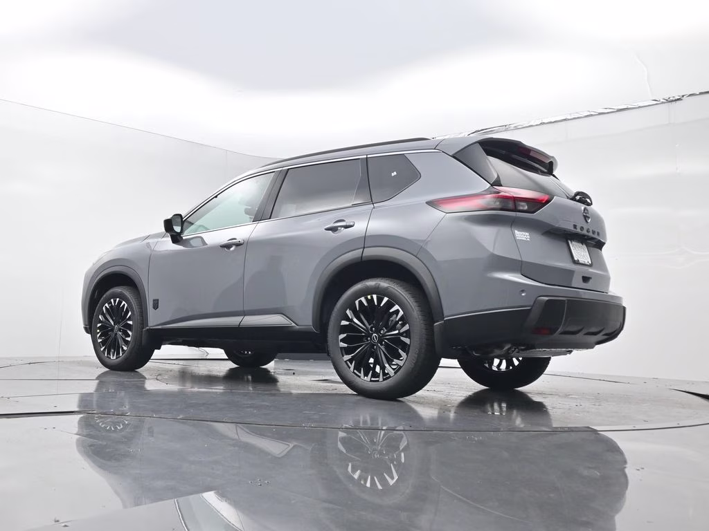 2026 Boulder Gray Pearl Nissan Rogue Dark Armor FWD SUV