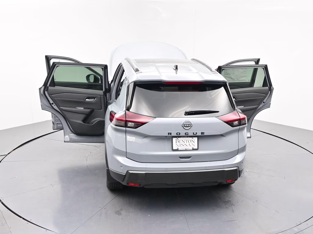 2026 Boulder Gray Pearl Nissan Rogue Dark Armor FWD SUV