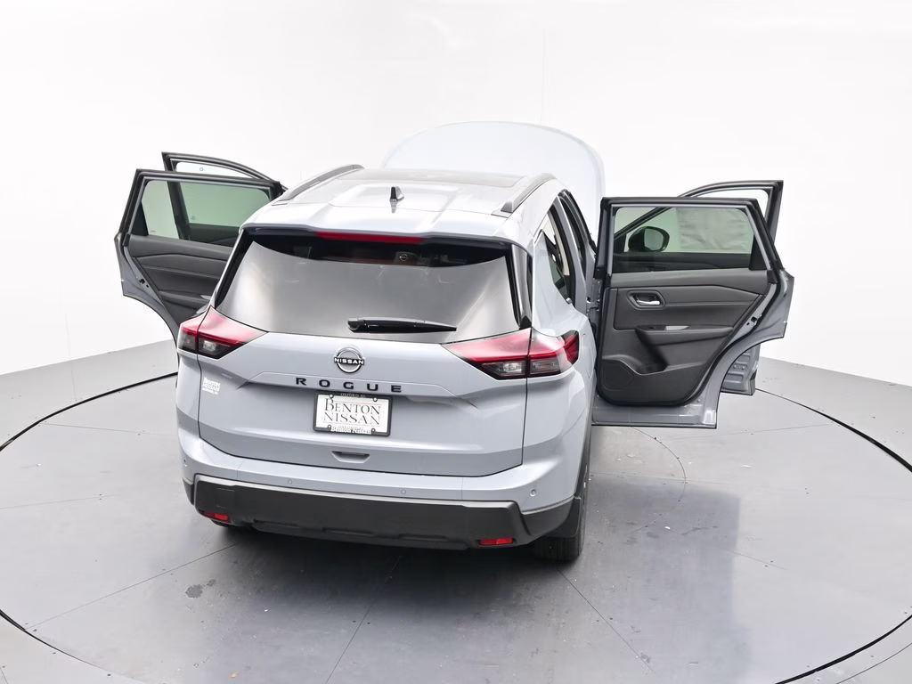 2026 Boulder Gray Pearl Nissan Rogue Dark Armor FWD SUV