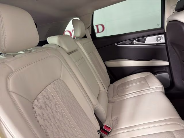 2023 Radiance Metallic Lincoln Nautilus Black Label AWD SUV
