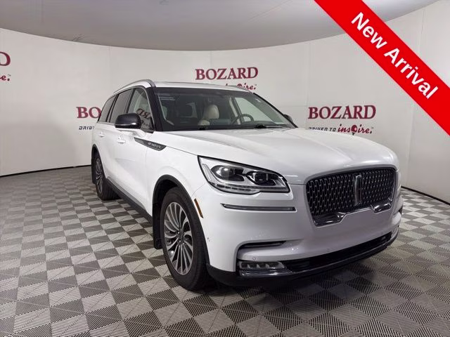 2022 White Metallic Lincoln Aviator Reserve AWD SUV
