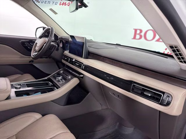 2022 White Metallic Lincoln Aviator Reserve AWD SUV