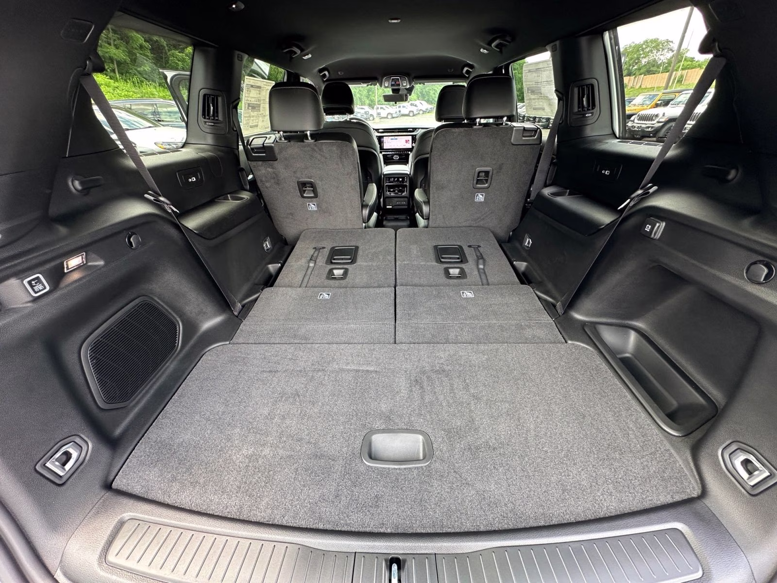 2026 Bright White Clearcoat Jeep Grand Cherokee L Limited 4X4 SUV