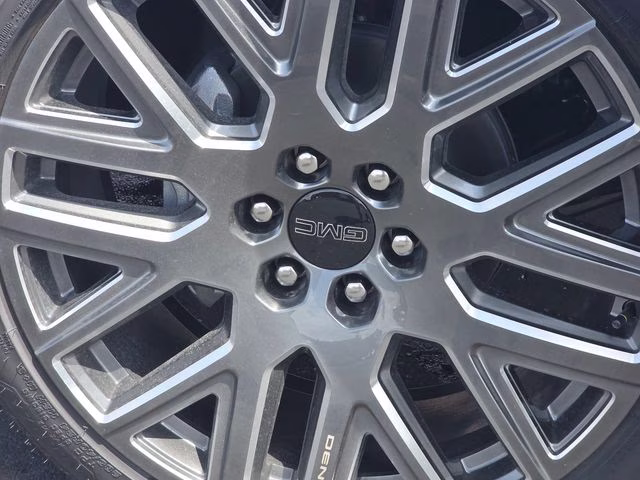 2026 Glacier White Tricoat GMC Yukon XL Denali Ultimate 4X4 SUV
