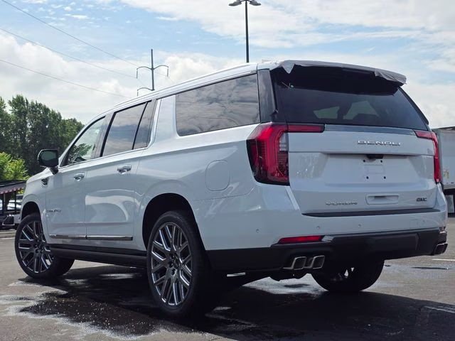 2026 Glacier White Tricoat GMC Yukon XL Denali Ultimate 4X4 SUV