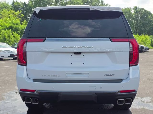 2026 Glacier White Tricoat GMC Yukon XL Denali Ultimate 4X4 SUV
