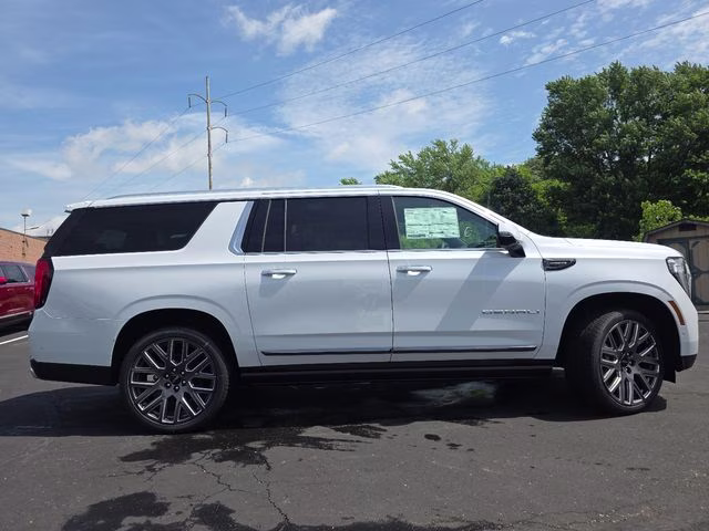 2026 Glacier White Tricoat GMC Yukon XL Denali Ultimate 4X4 SUV