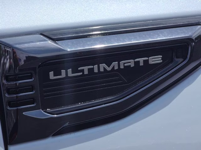 2026 Glacier White Tricoat GMC Yukon XL Denali Ultimate 4X4 SUV