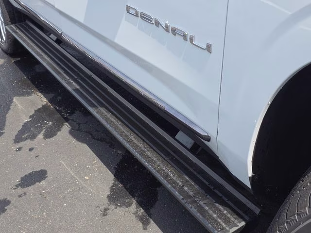 2026 Glacier White Tricoat GMC Yukon XL Denali Ultimate 4X4 SUV