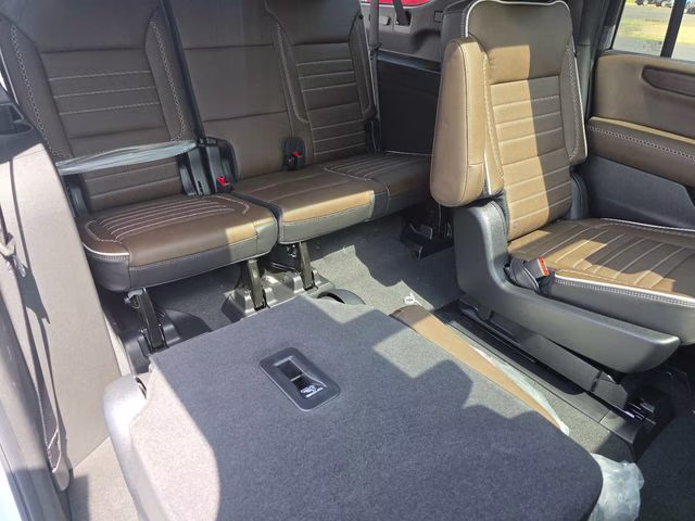 2026 Glacier White Tricoat GMC Yukon XL Denali Ultimate 4X4 SUV