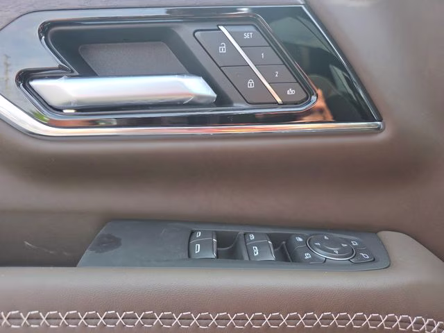 2026 Glacier White Tricoat GMC Yukon XL Denali Ultimate 4X4 SUV