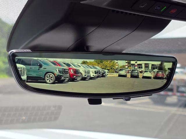 2026 Glacier White Tricoat GMC Yukon XL Denali Ultimate 4X4 SUV
