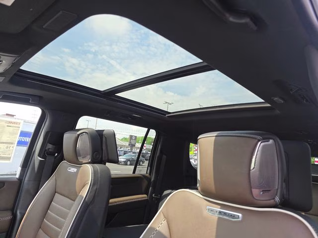 2026 Glacier White Tricoat GMC Yukon XL Denali Ultimate 4X4 SUV