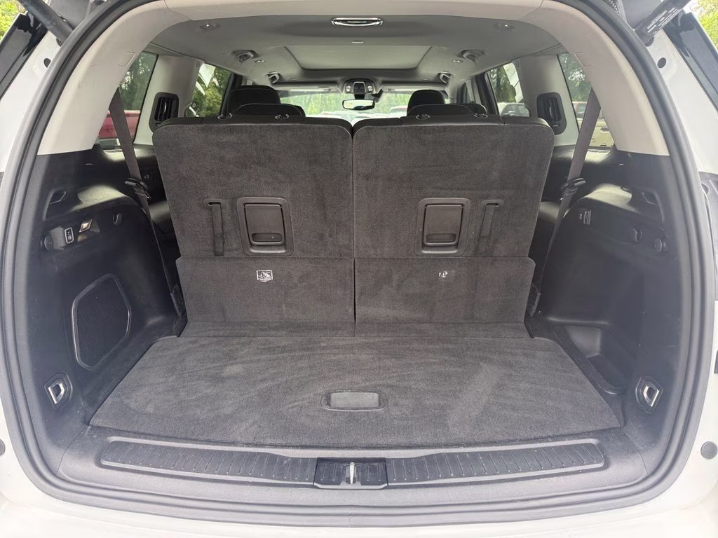 2021 Bright White Clearcoat Jeep Grand Cherokee L Limited RWD SUV