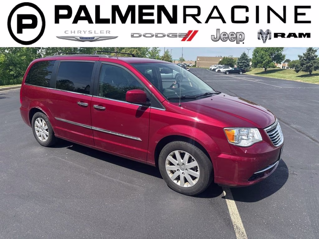 2015 Chrysler Town & Country Touring's photo