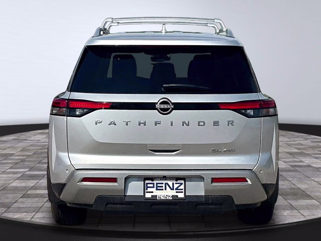 2024 Brilliant Silver Metallic Nissan Pathfinder SL 4X4 SUV