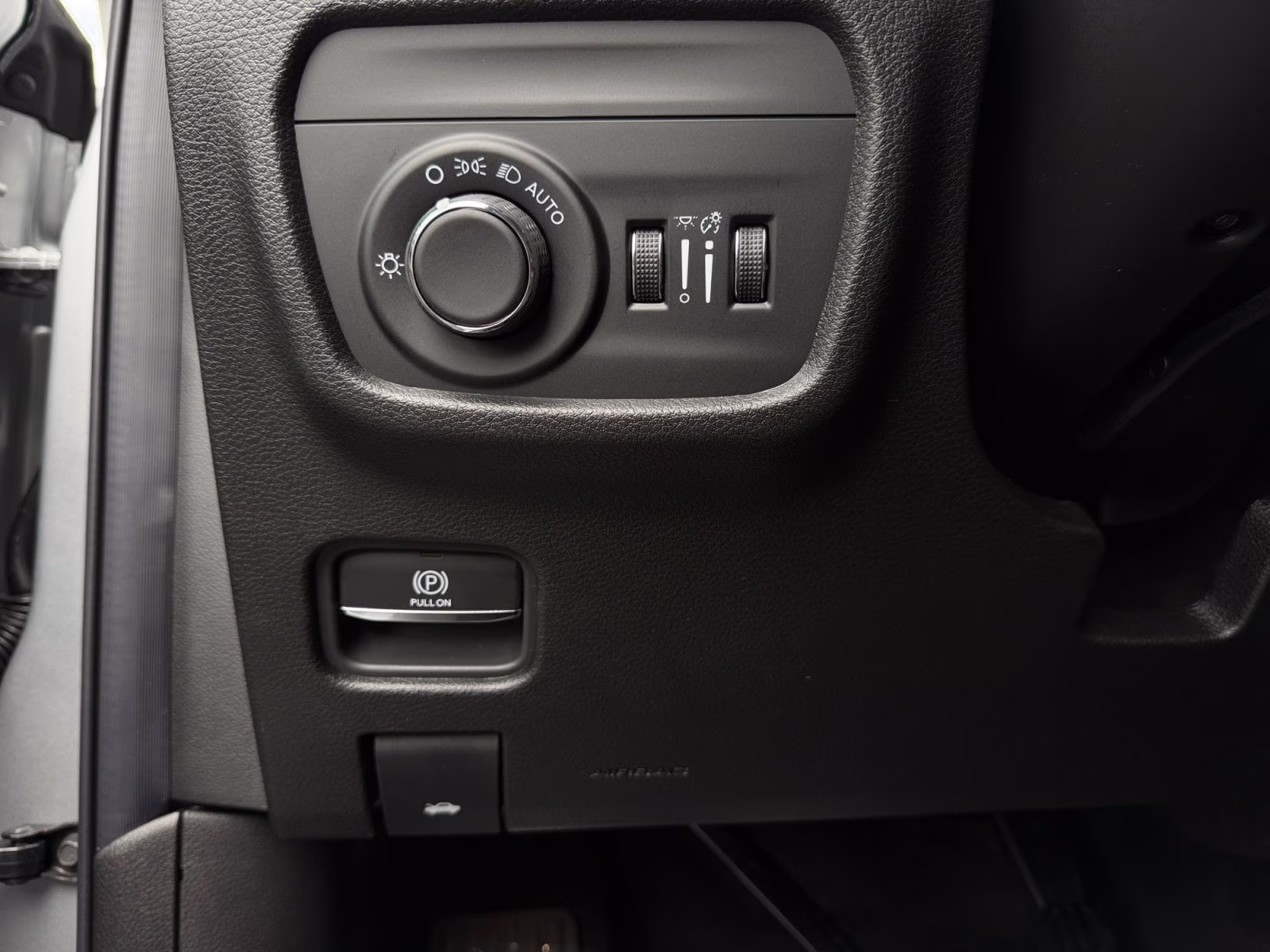 2026 Silver Zynith Jeep Grand Cherokee L Laredo 4X4 SUV