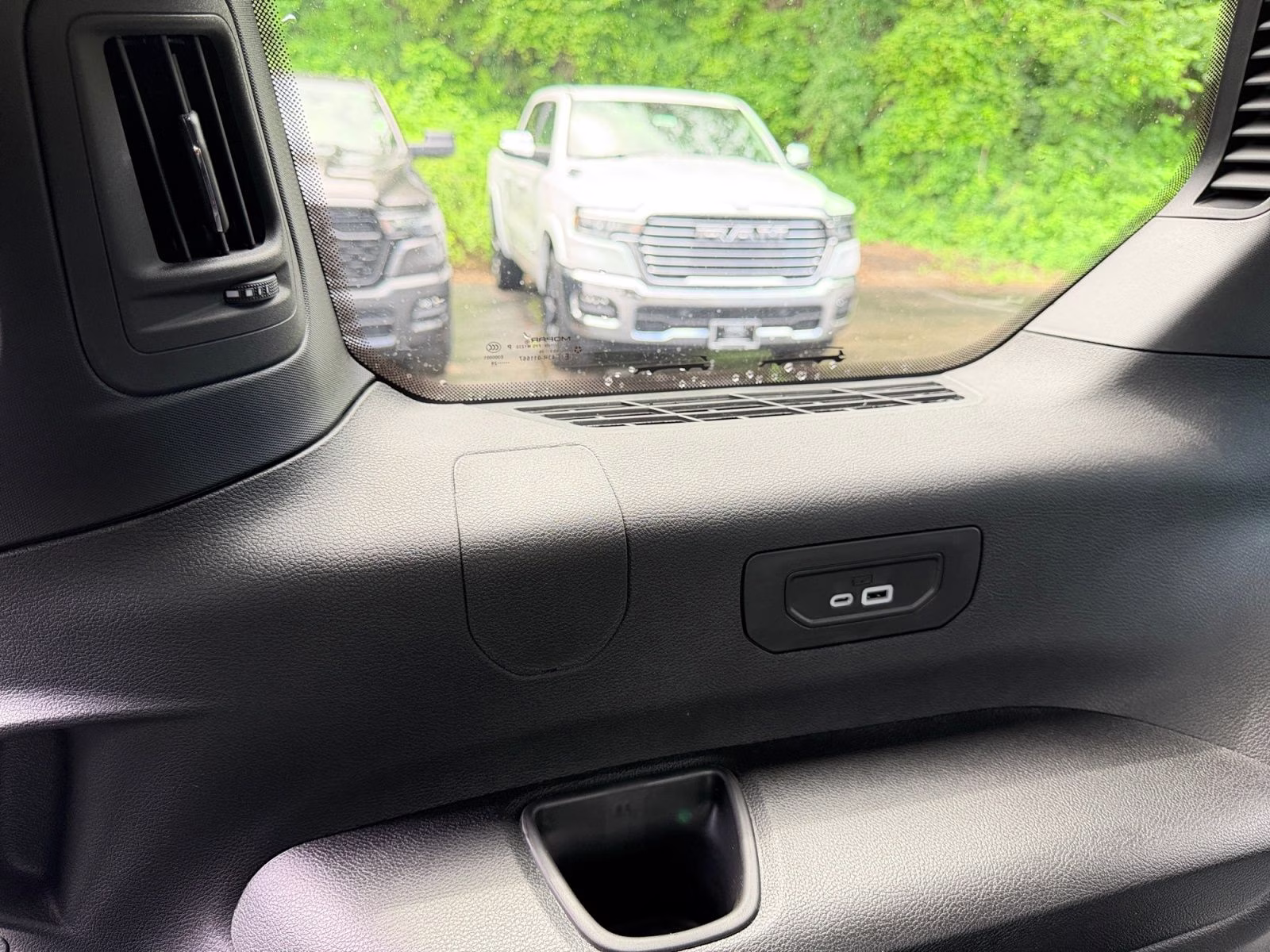 2026 Silver Zynith Jeep Grand Cherokee L Laredo 4X4 SUV