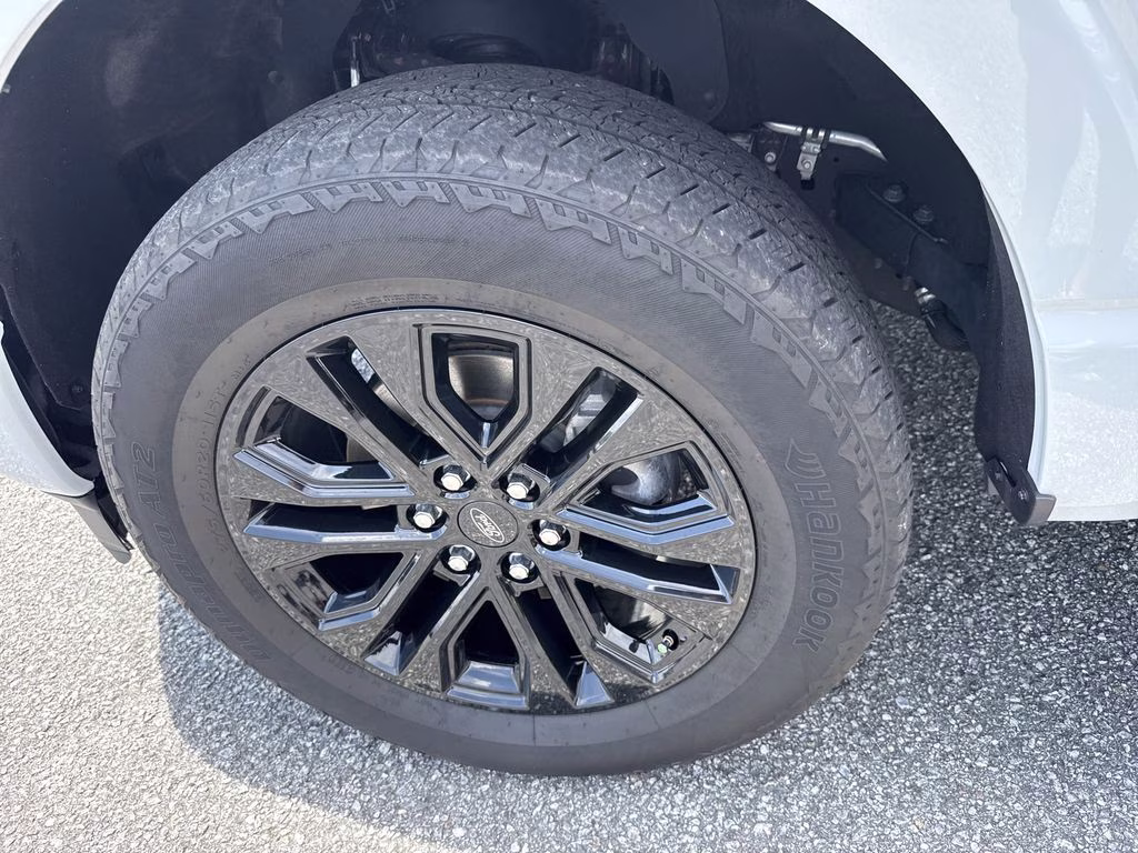 2024 Avalanche Ford F-150 Lariat 4X4 Truck