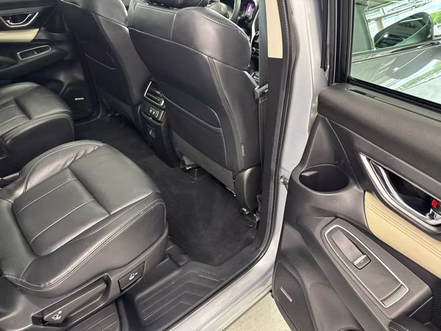 2020 Ice Silver Metallic Subaru Ascent Limited AWD SUV