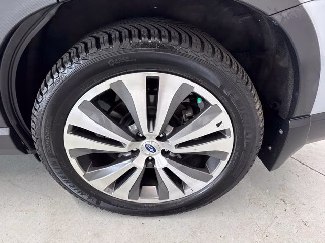 2020 Ice Silver Metallic Subaru Ascent Limited AWD SUV