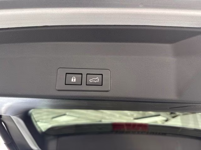 2020 Ice Silver Metallic Subaru Ascent Limited AWD SUV