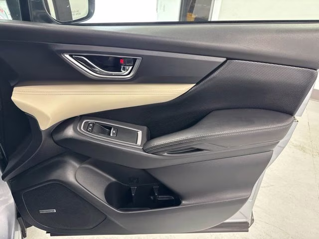 2020 Ice Silver Metallic Subaru Ascent Limited AWD SUV