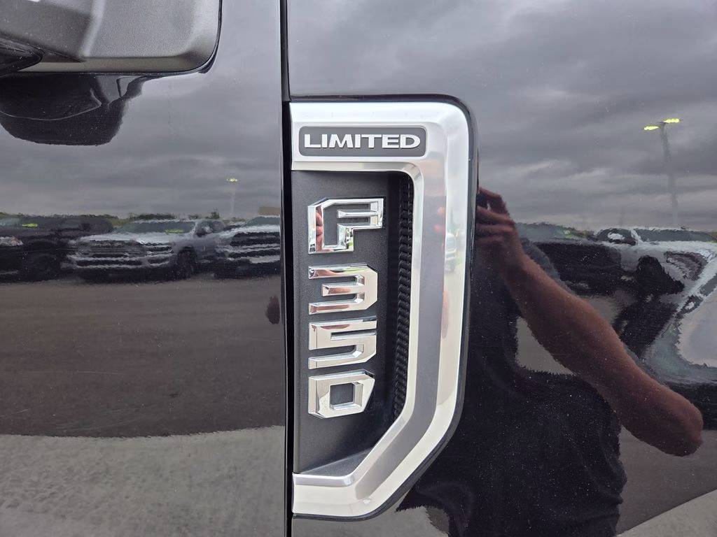 2020 Agate Black Metallic Ford Super Duty F-350 SRW Limited 4X4 Truck