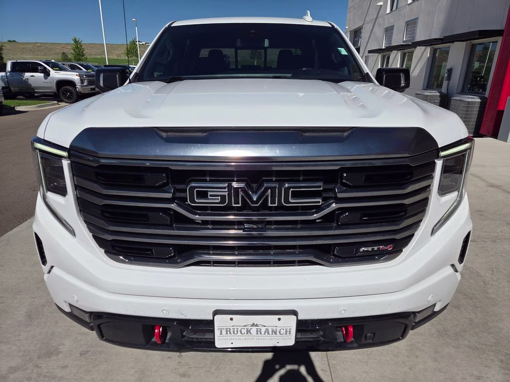 2022 Summit White GMC Sierra 1500 AT4 4X4 Truck
