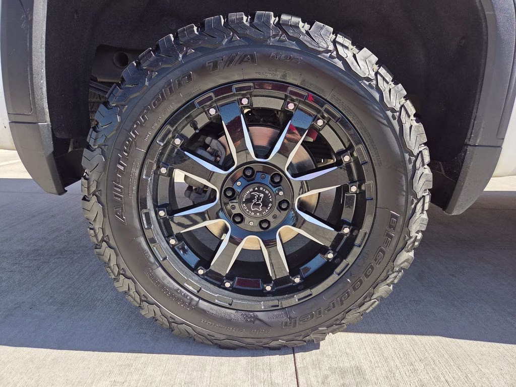 2022 Summit White GMC Sierra 1500 AT4 4X4 Truck