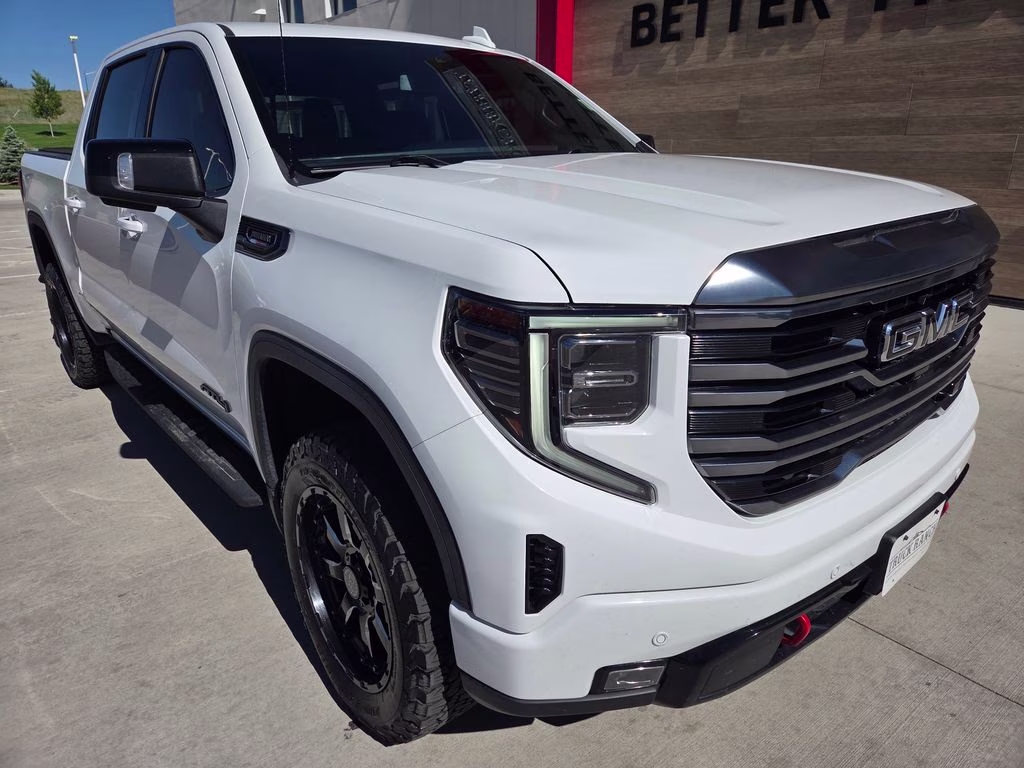 2022 Summit White GMC Sierra 1500 AT4 4X4 Truck