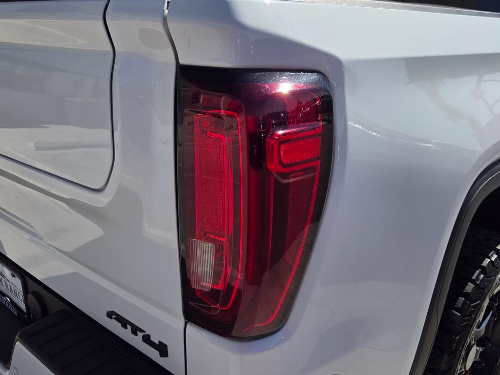 2022 Summit White GMC Sierra 1500 AT4 4X4 Truck