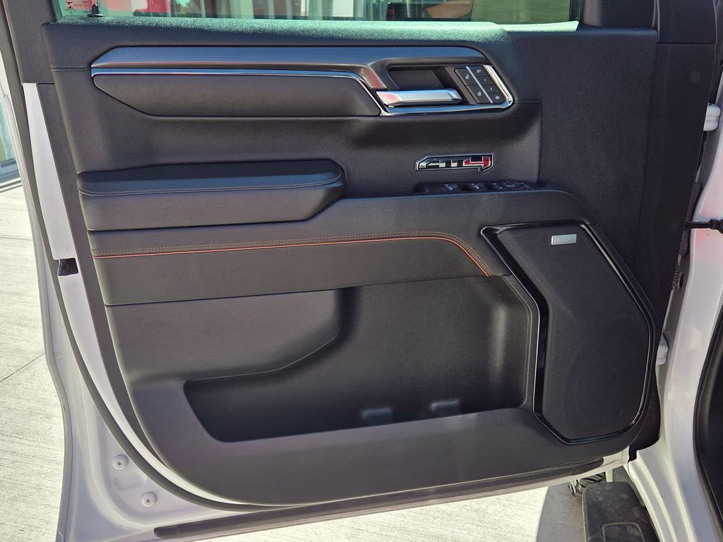2022 Summit White GMC Sierra 1500 AT4 4X4 Truck