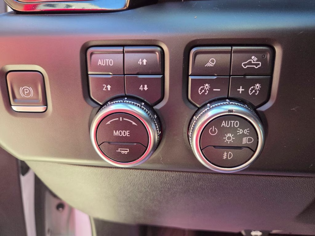 2022 Summit White GMC Sierra 1500 AT4 4X4 Truck