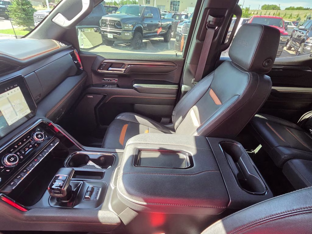 2022 Summit White GMC Sierra 1500 AT4 4X4 Truck
