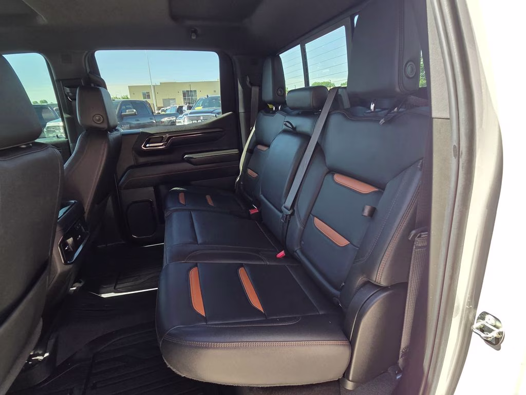 2022 Summit White GMC Sierra 1500 AT4 4X4 Truck
