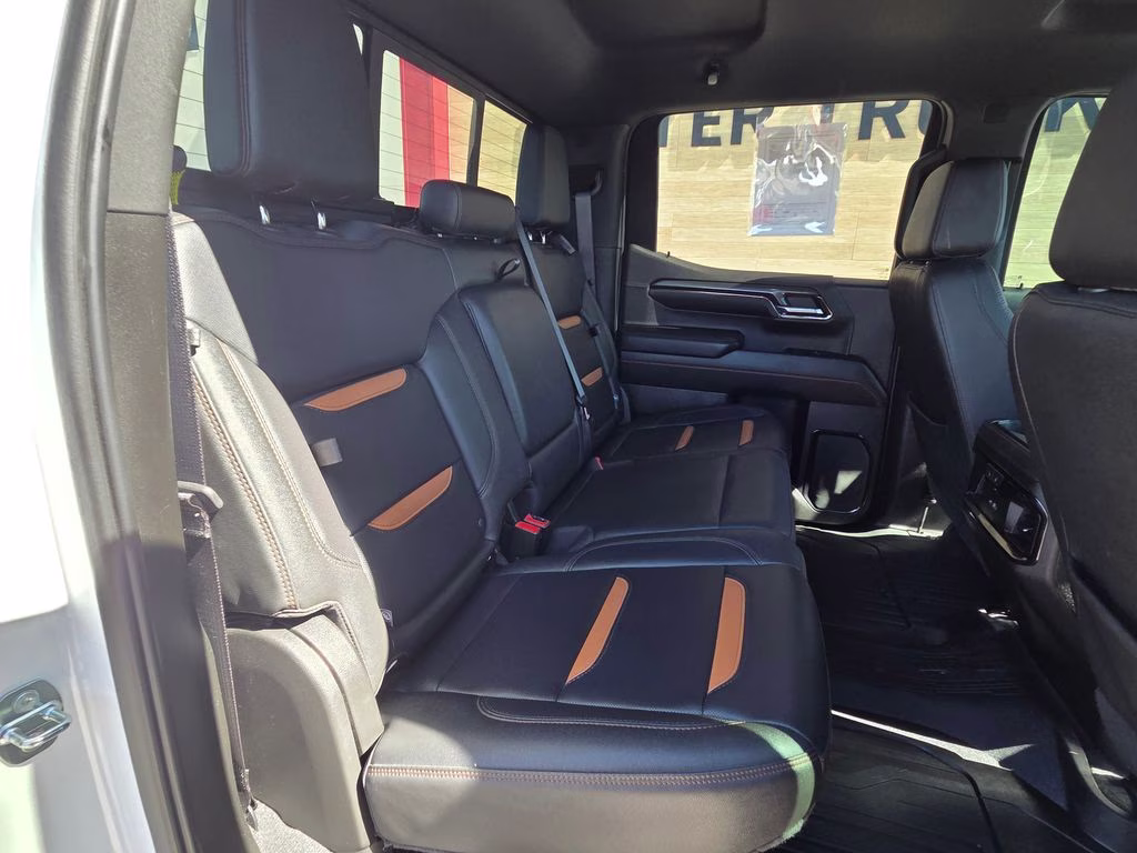 2022 Summit White GMC Sierra 1500 AT4 4X4 Truck