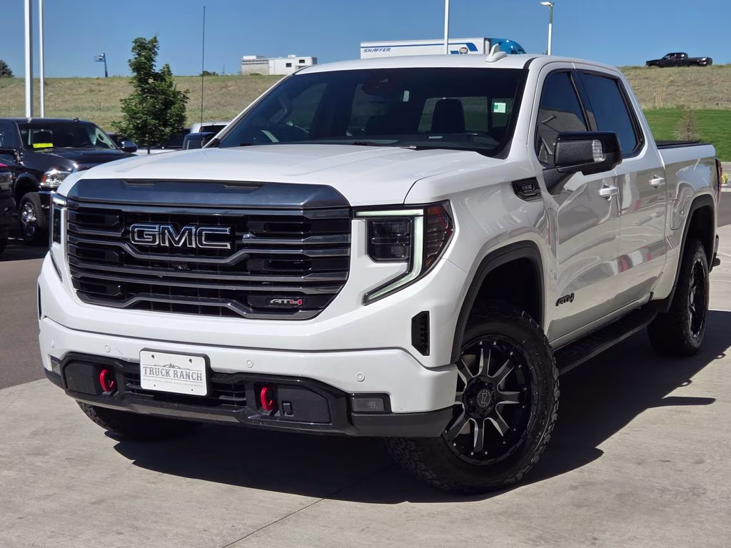 2022 Summit White GMC Sierra 1500 AT4 4X4 Truck