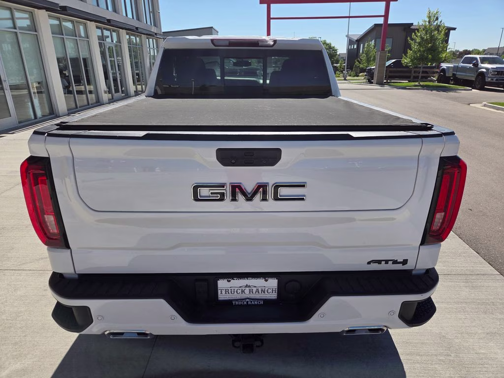 2022 Summit White GMC Sierra 1500 AT4 4X4 Truck